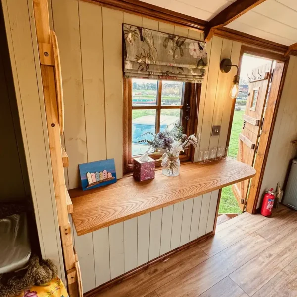 Glamping Pod (7)